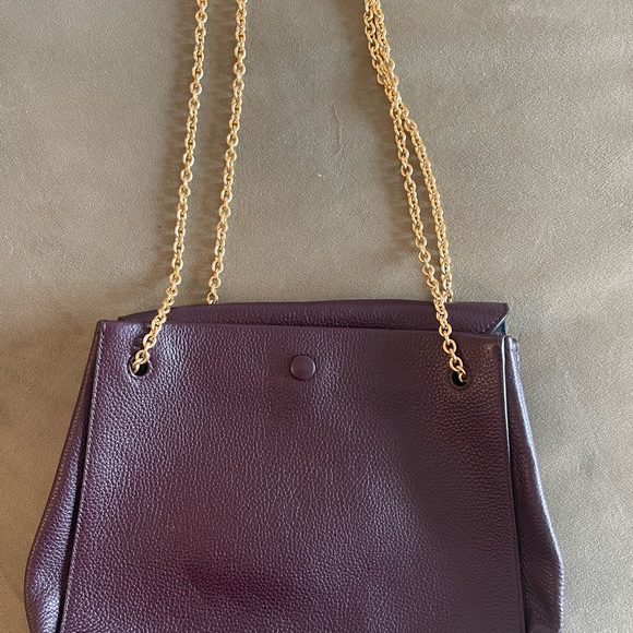 Like new Beautiful Mulberry purse with gold chain. Includes dust bag - Picture 2 of 7